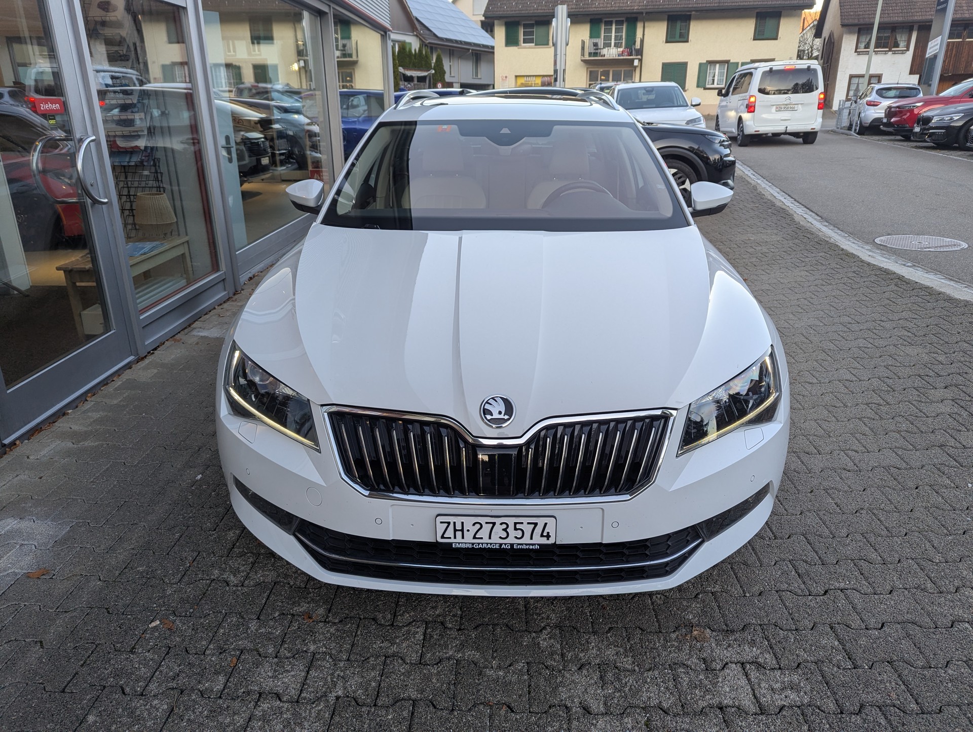 SKODA Superb Combi 2.0 TDi L&K 4x4 DSG-image-1