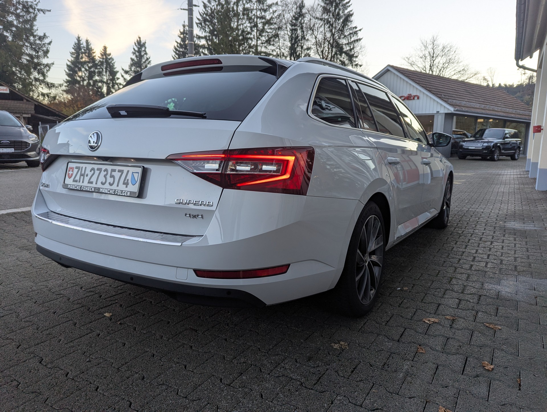 SKODA Superb Combi 2.0 TDi L&K 4x4 DSG-image-6
