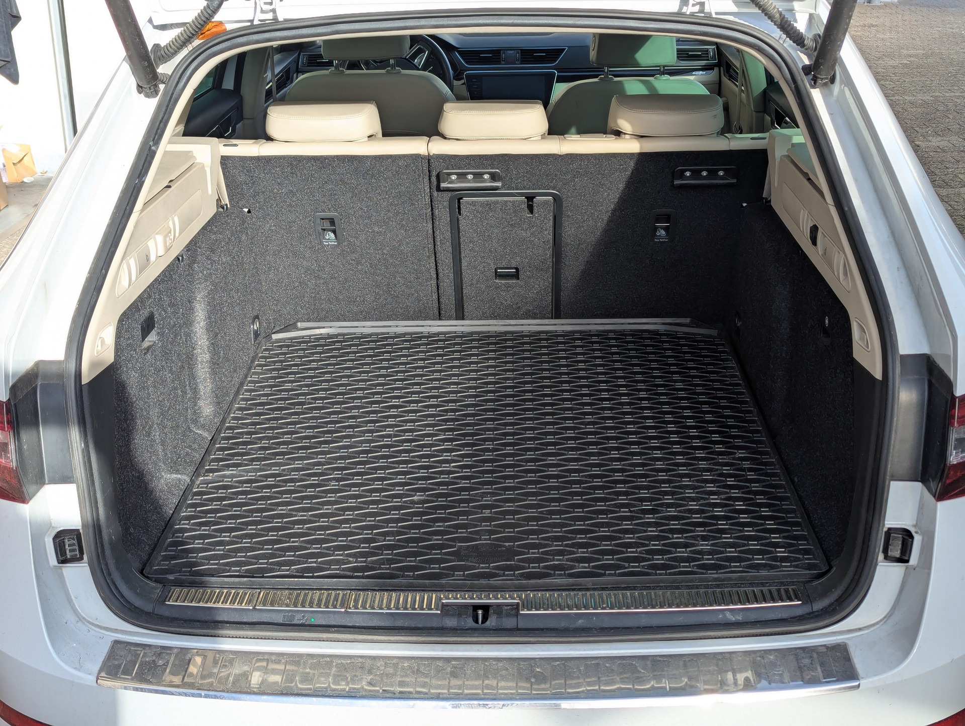 SKODA Superb Combi 2.0 TDi L&K 4x4 DSG-image-8