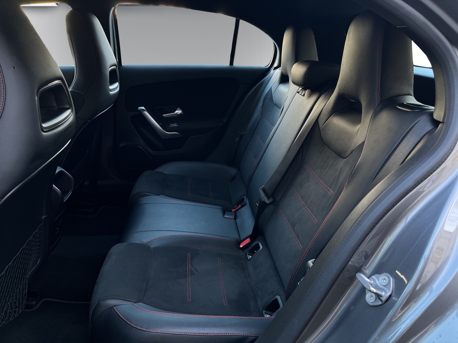 MERCEDES-BENZ A 250 4Matic AMG Line 4Matic 7G-DCT-image-16