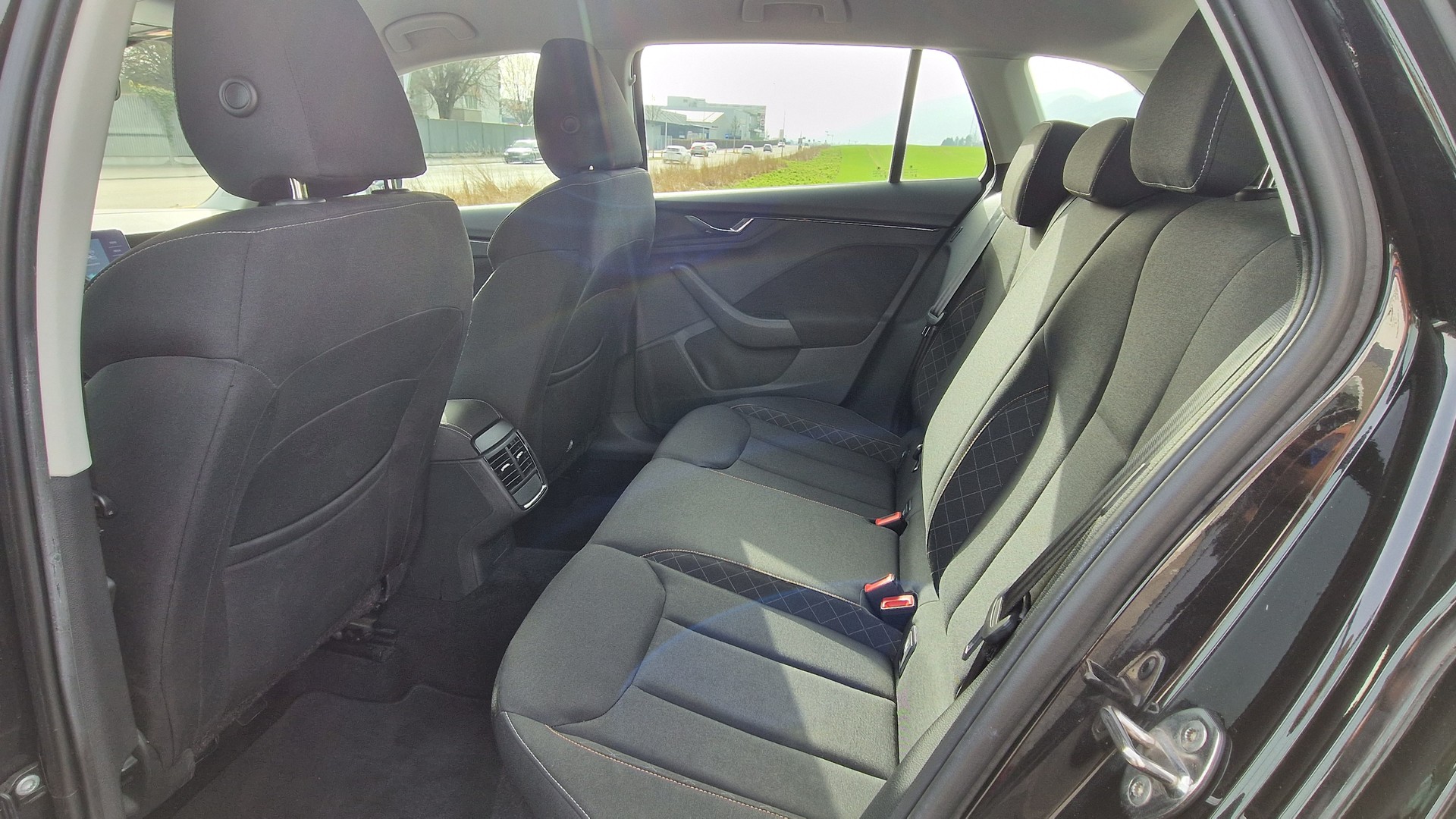 SKODA Scala 1.0 TSI Ambition-image-11