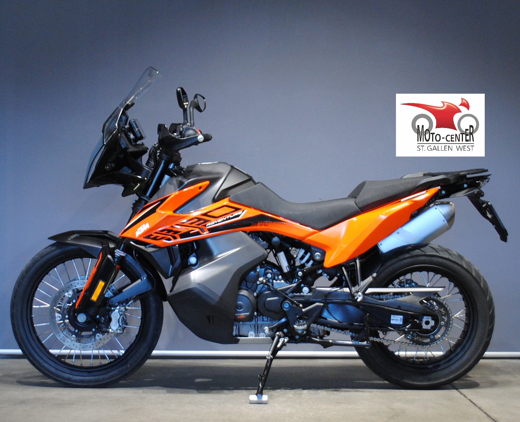 KTM 890 Adventure-image-2
