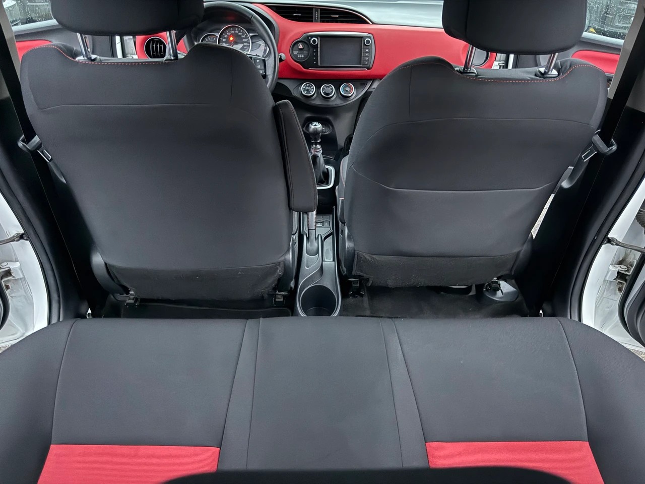 TOYOTA Yaris 1.33 Luna-image-8