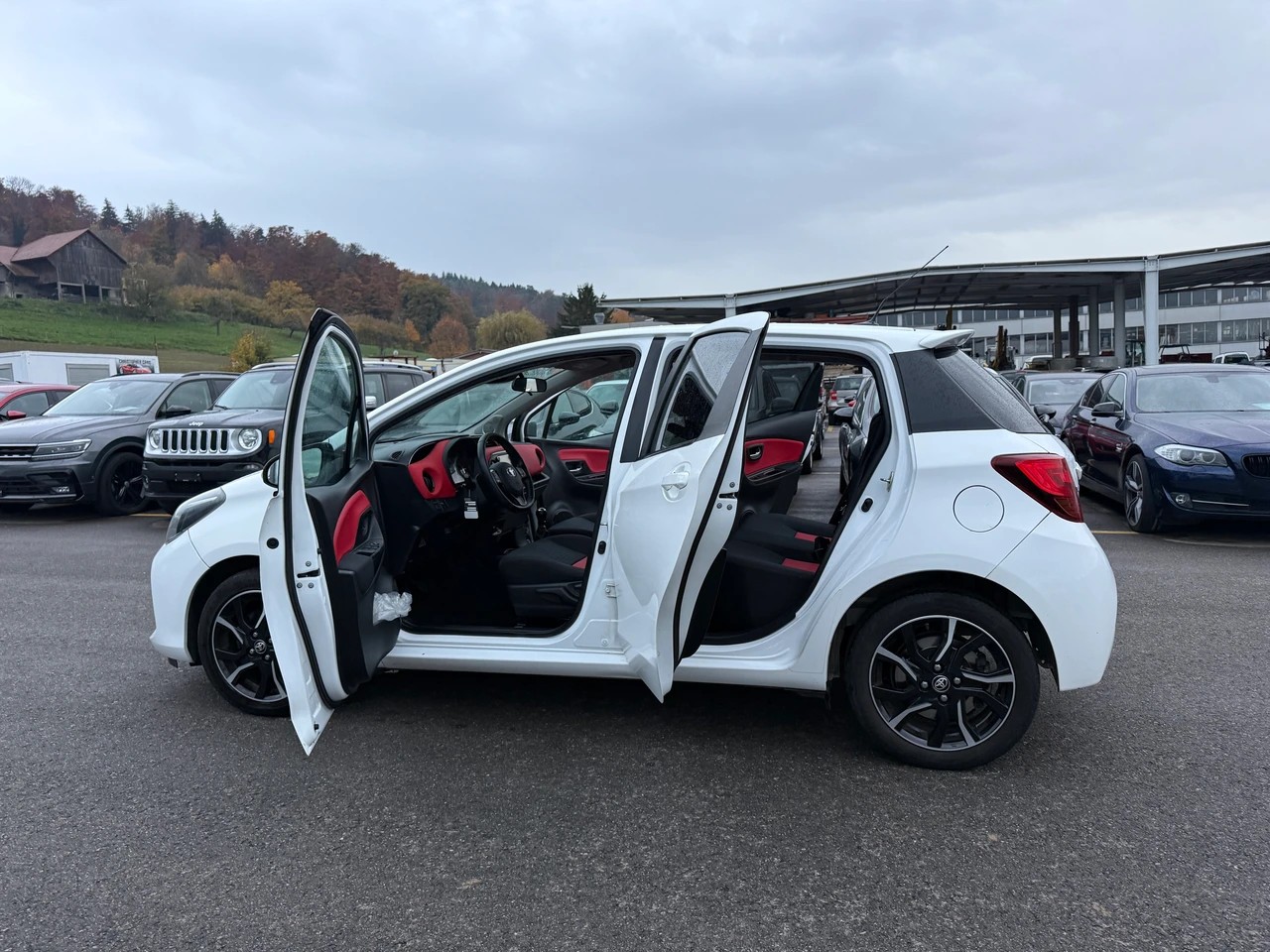 TOYOTA Yaris 1.33 Luna-image-4
