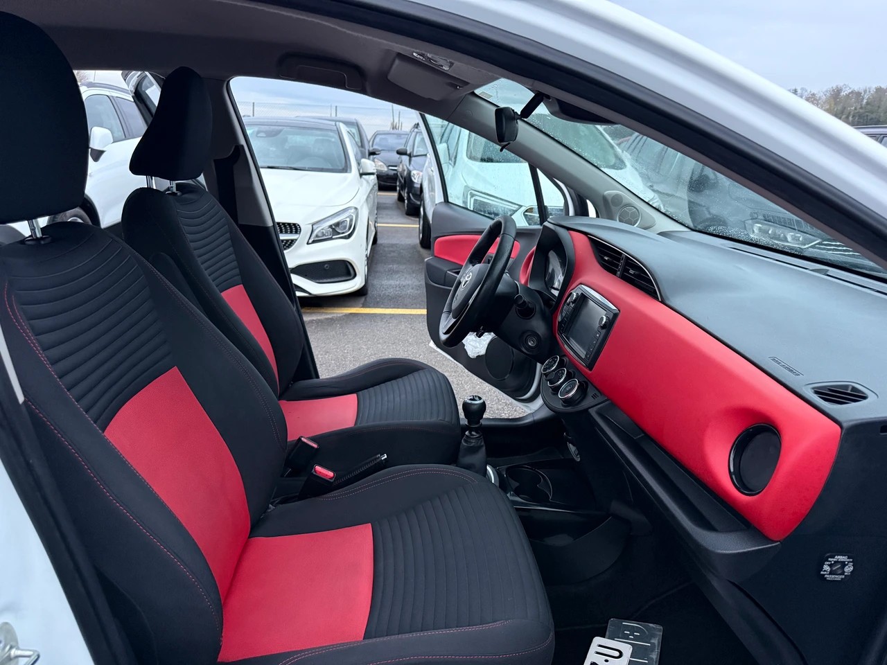 TOYOTA Yaris 1.33 Luna-image-7