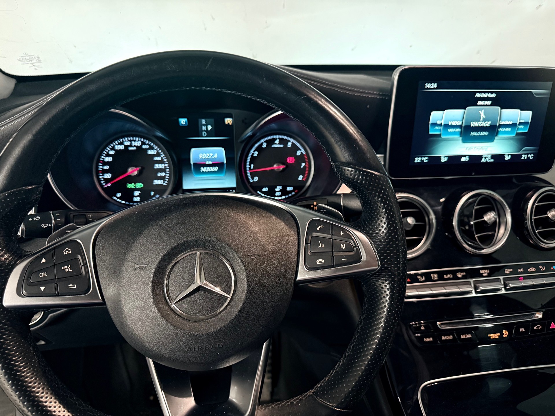 MERCEDES-BENZ GLC 250 Exclusive 4Matic 9G-Tronic-image-5