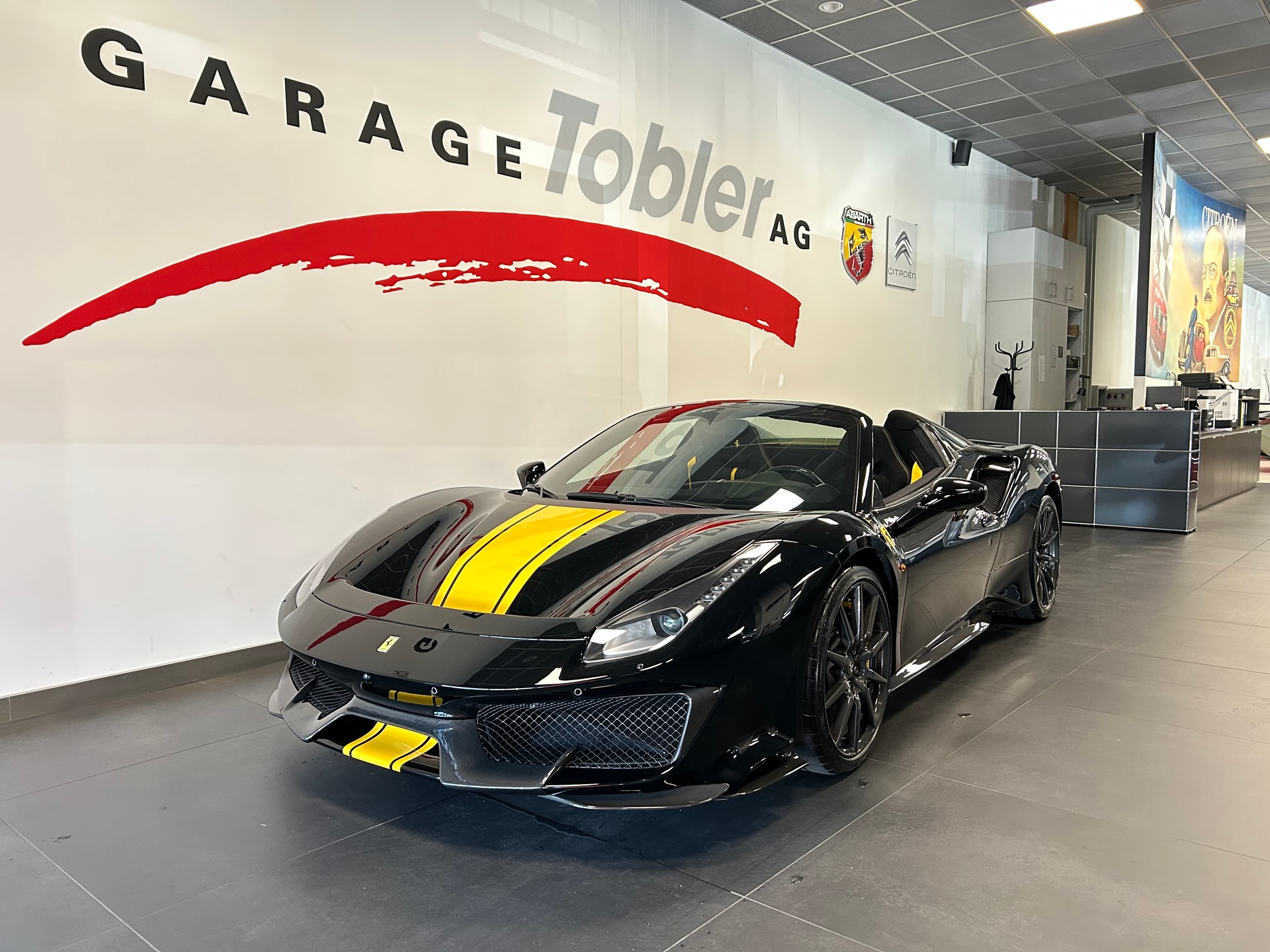 FERRARI 488 Pista Spider 3.9 V8-showroom-element-1