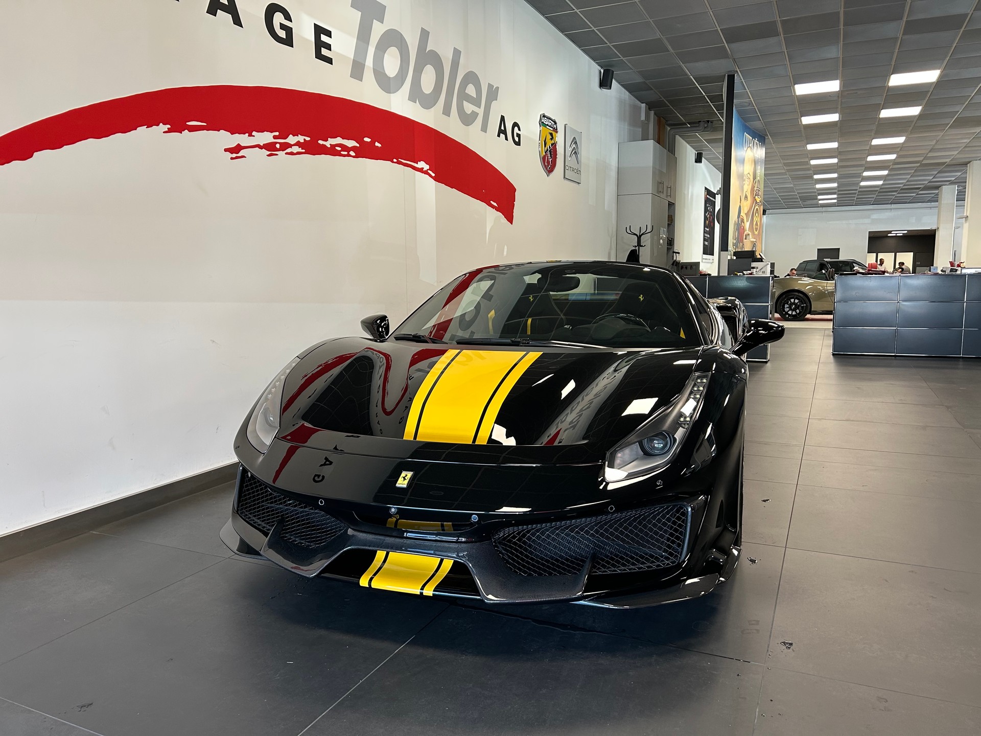 FERRARI 488 Pista Spider 3.9 V8-showroom-element-3