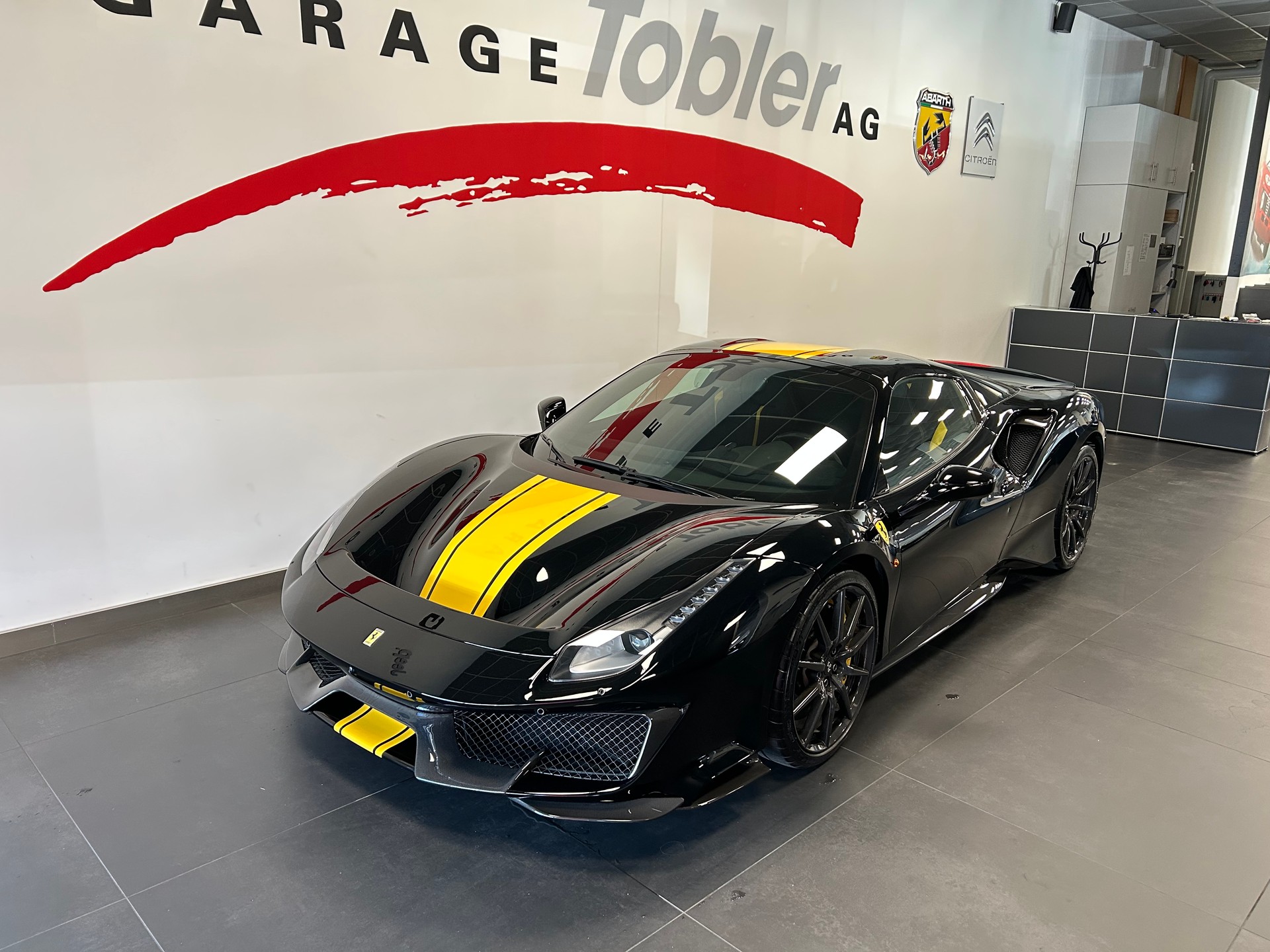 FERRARI 488 Pista Spider 3.9 V8-showroom-element-2