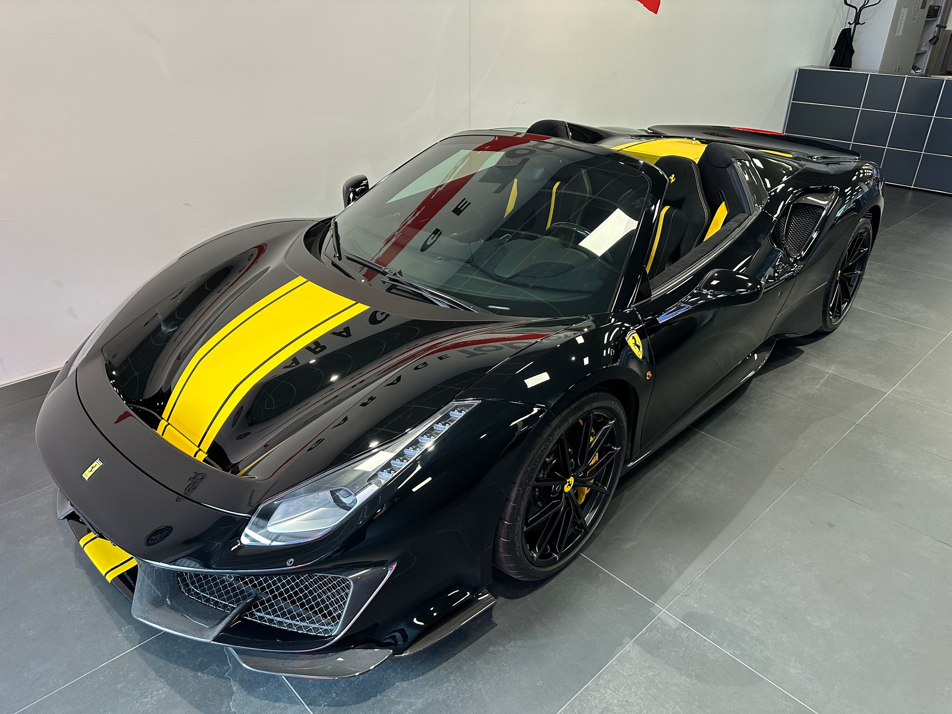 FERRARI 488 Pista Spider 3.9 V8-image-9