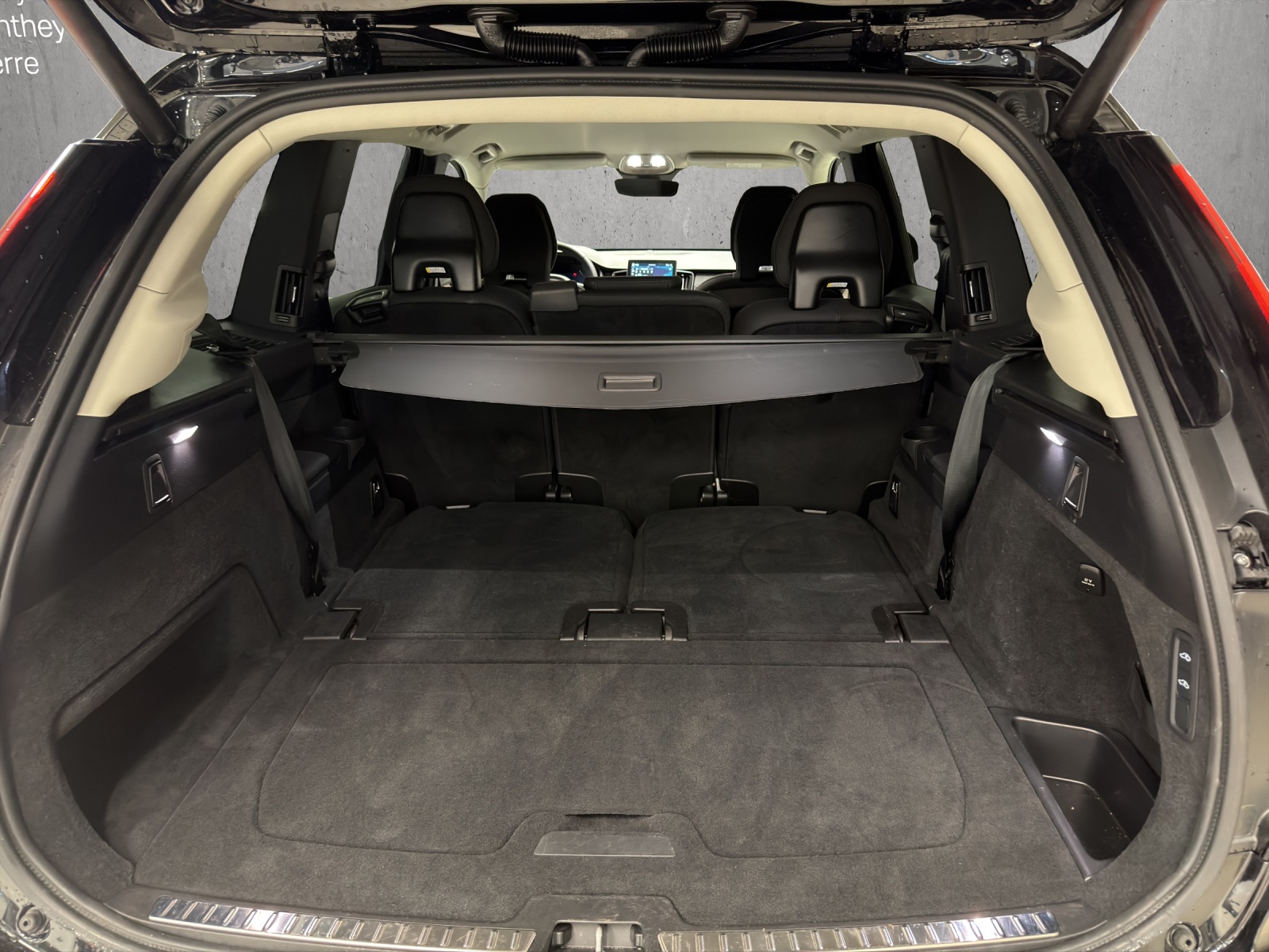 VOLVO XC90 T8 eAWD PluginHybrid Plus Dark Geartronic-image-15
