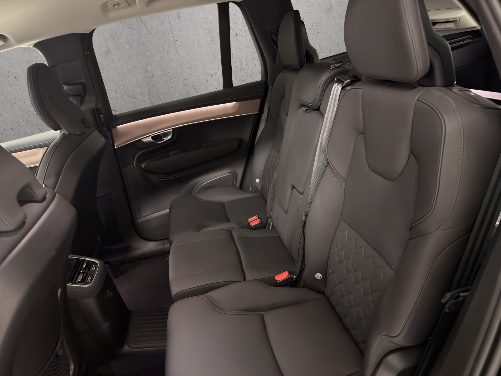 VOLVO XC90 T8 eAWD PluginHybrid Plus Dark Geartronic-image-14