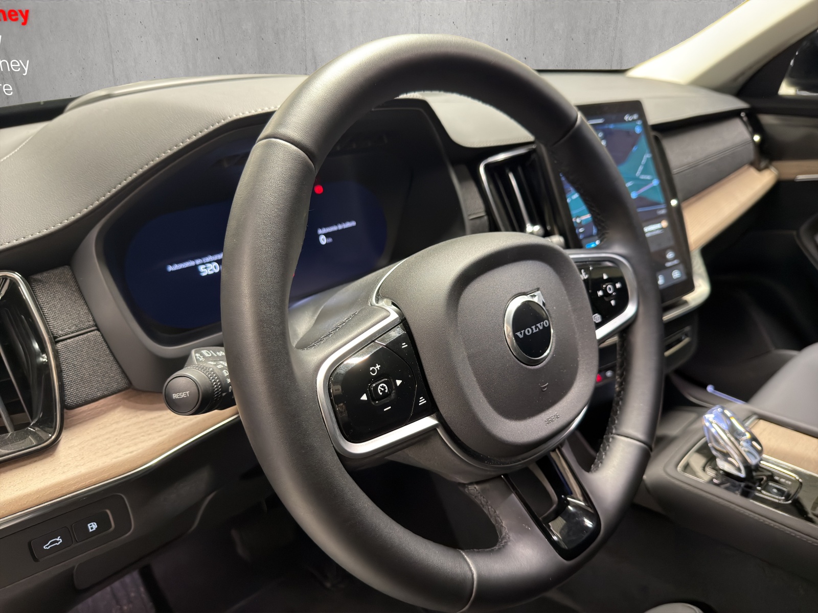 VOLVO XC90 T8 eAWD PluginHybrid Plus Dark Geartronic-image-11