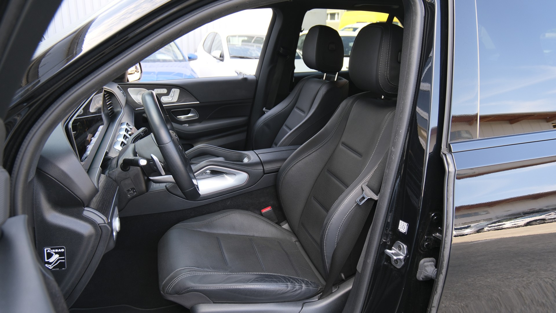 MERCEDES-BENZ GLE 300 d 4Matic AMG Line 9G-Tronic-showroom-element-3
