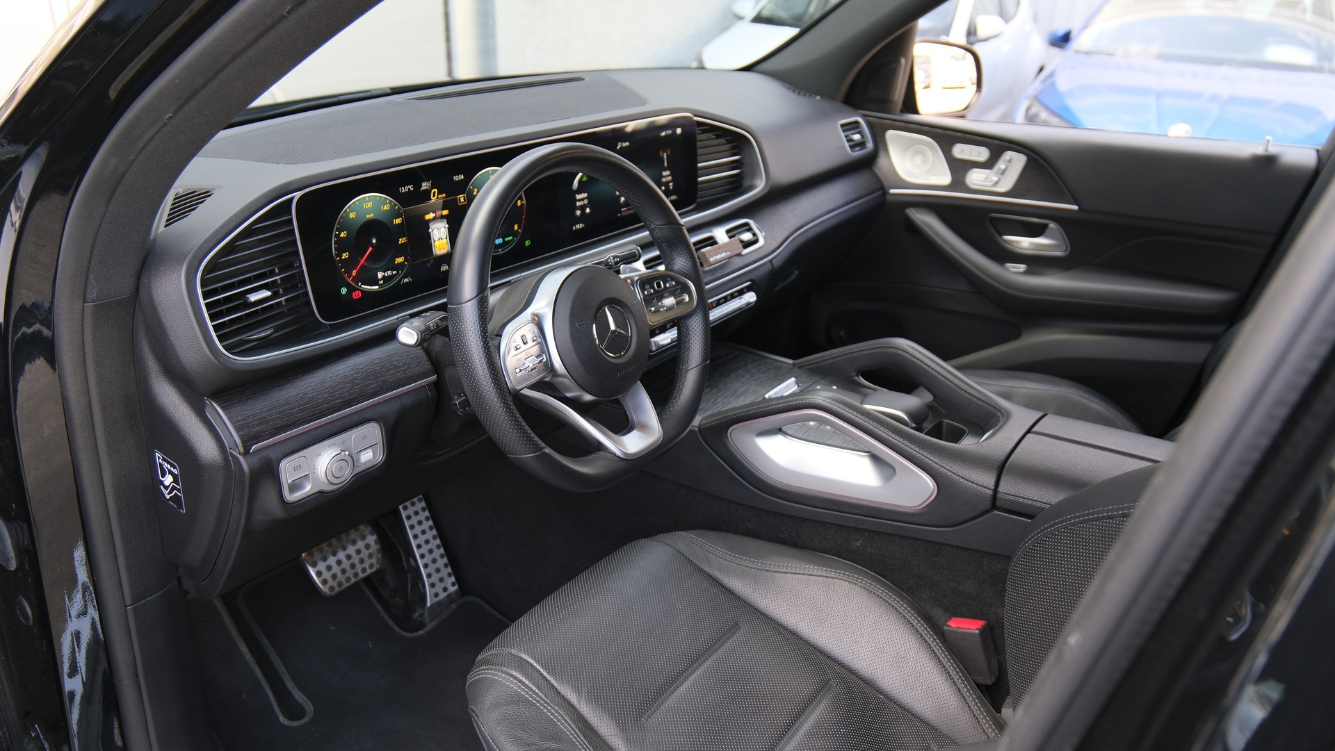 MERCEDES-BENZ GLE 300 d 4Matic AMG Line 9G-Tronic-showroom-element-2