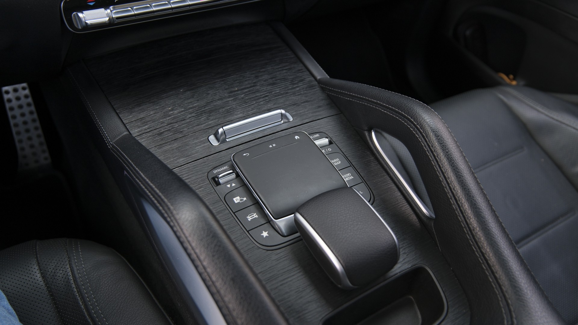 MERCEDES-BENZ GLE 300 d 4Matic AMG Line 9G-Tronic-image-21