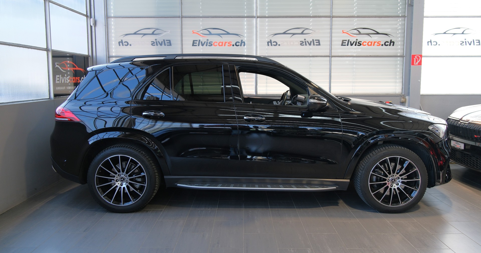 MERCEDES-BENZ GLE 300 d 4Matic AMG Line 9G-Tronic-image-24