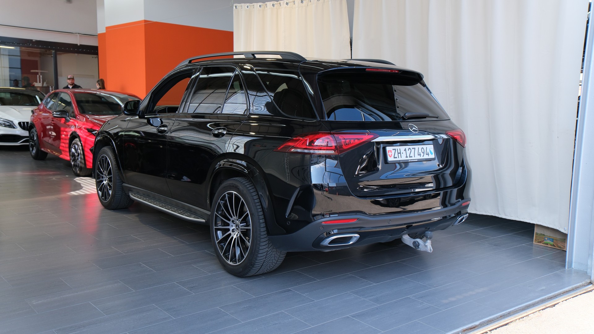 MERCEDES-BENZ GLE 300 d 4Matic AMG Line 9G-Tronic-image-11