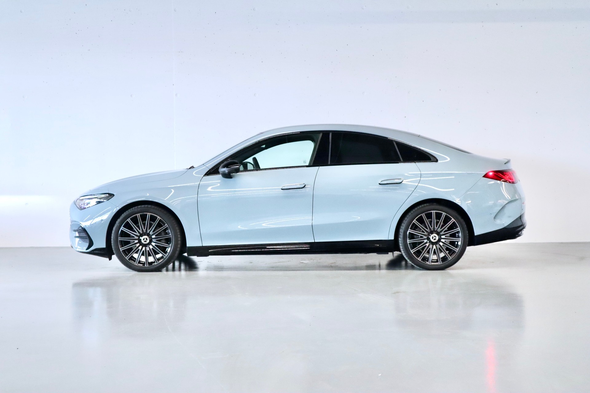 MERCEDES-BENZ CLA 350 4 Matic 85 kWh EQ AMG LINE | inkl. Beifahrerbildschirm!-showroom-element-1