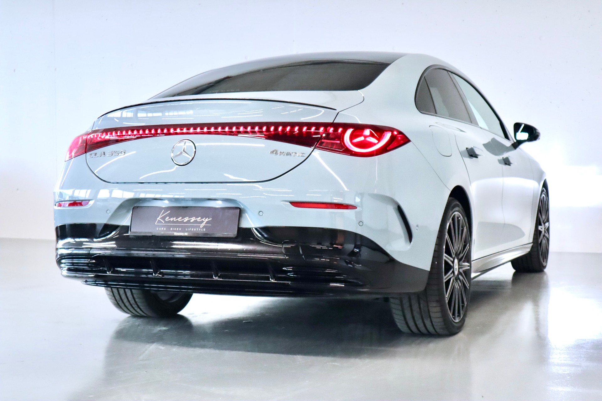 MERCEDES-BENZ CLA 350 4 Matic 85 kWh EQ AMG LINE | inkl. Beifahrerbildschirm!-showroom-element-3