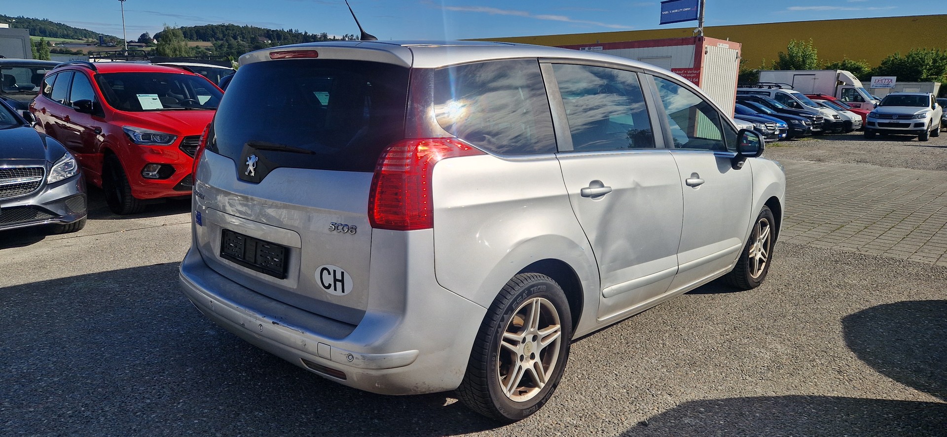 PEUGEOT 5008 2.0 HDI Allure-image-2