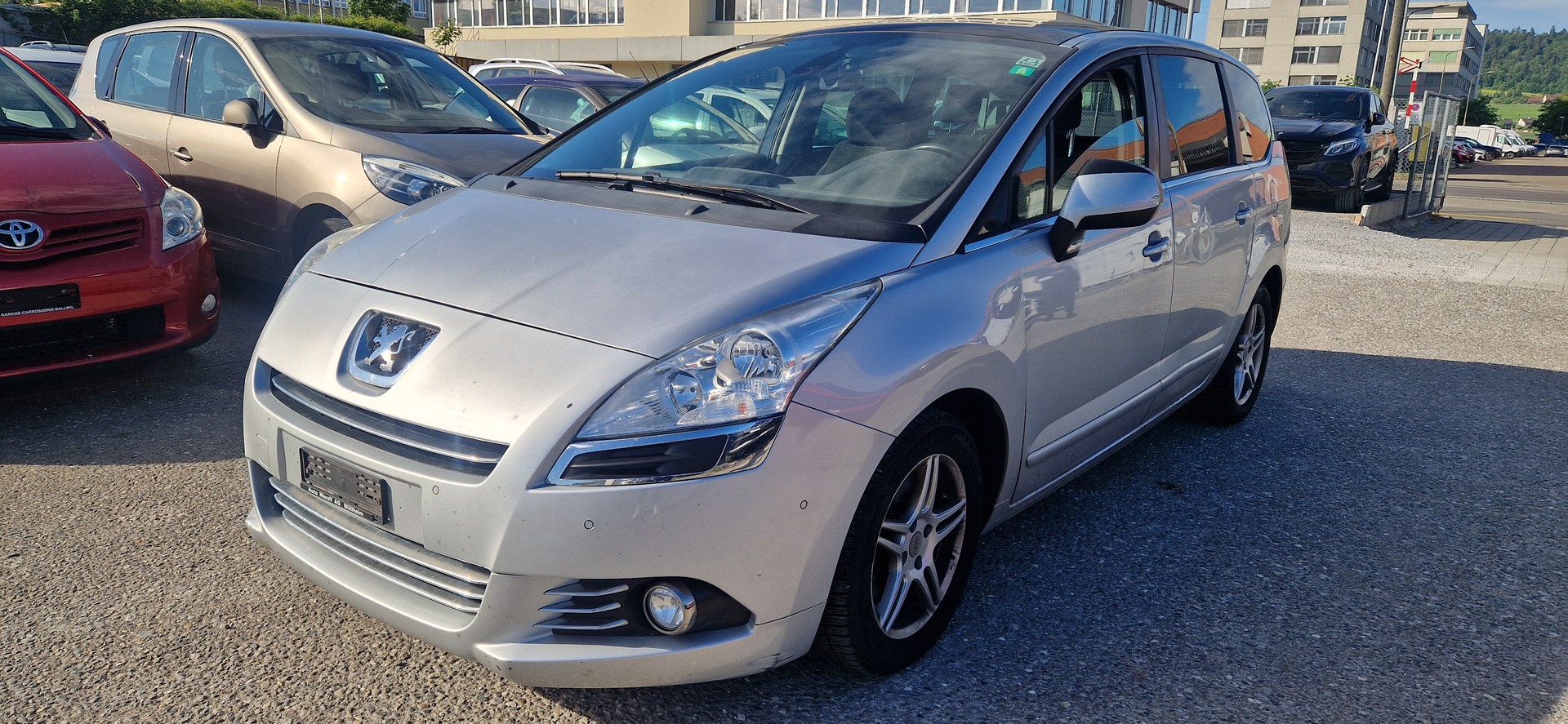 PEUGEOT 5008 2.0 HDI Allure