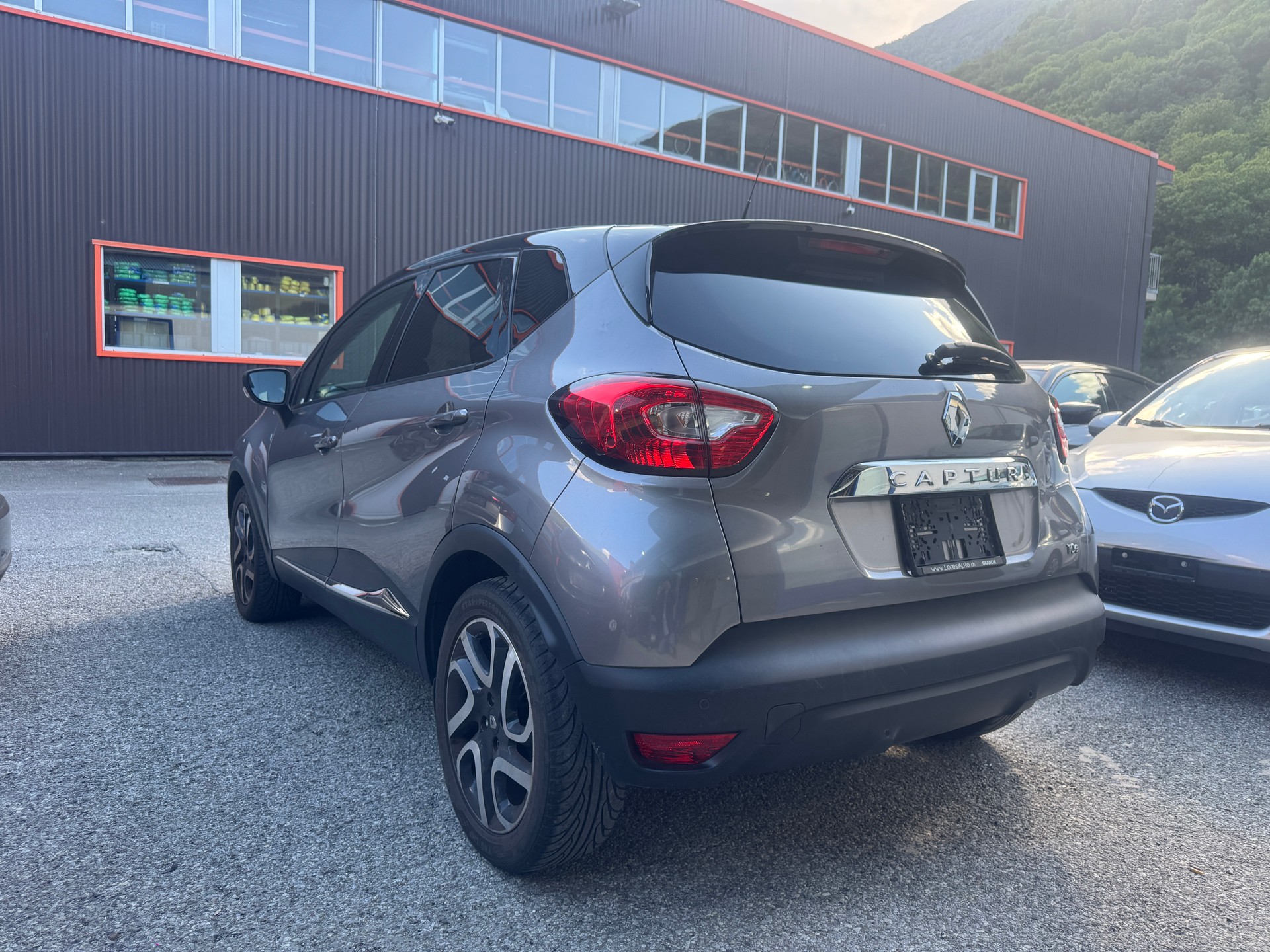 RENAULT Captur 0.9 12V Privilège-image-3