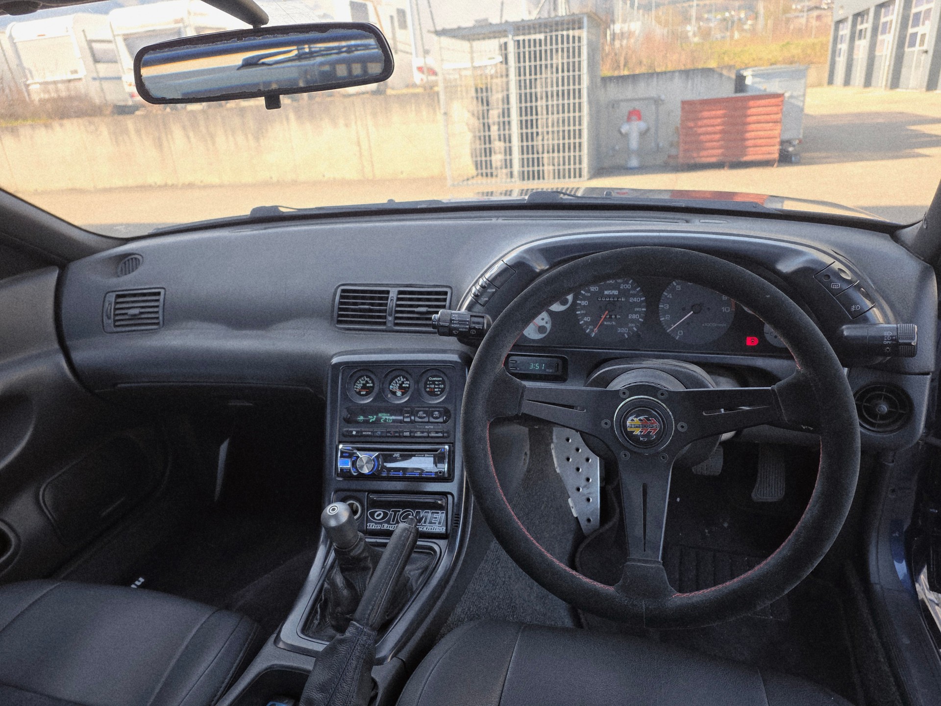 NISSAN R32 GT-R-image-3