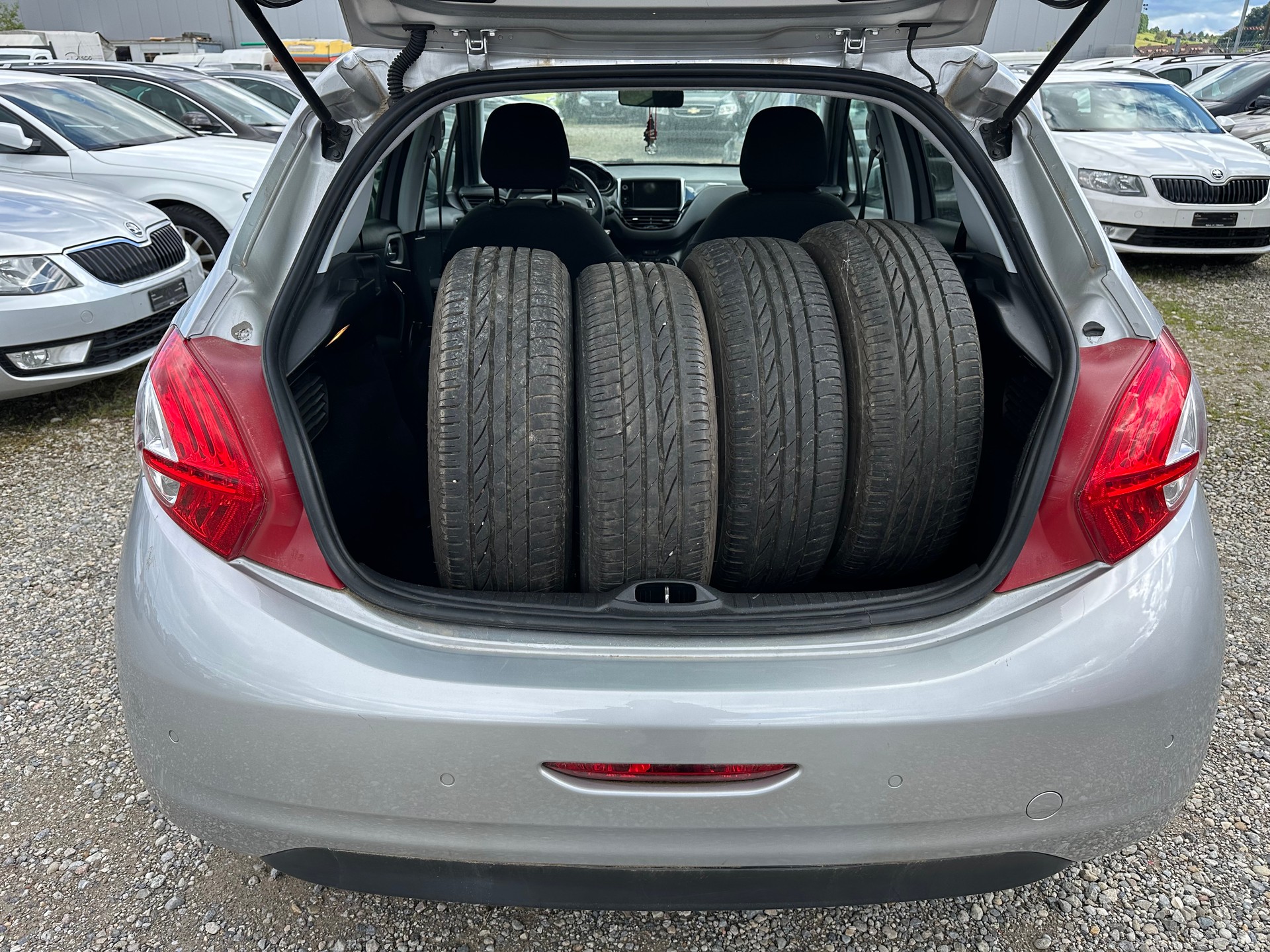 PEUGEOT 208 1.2 e-VTI Active EGS5-image-7