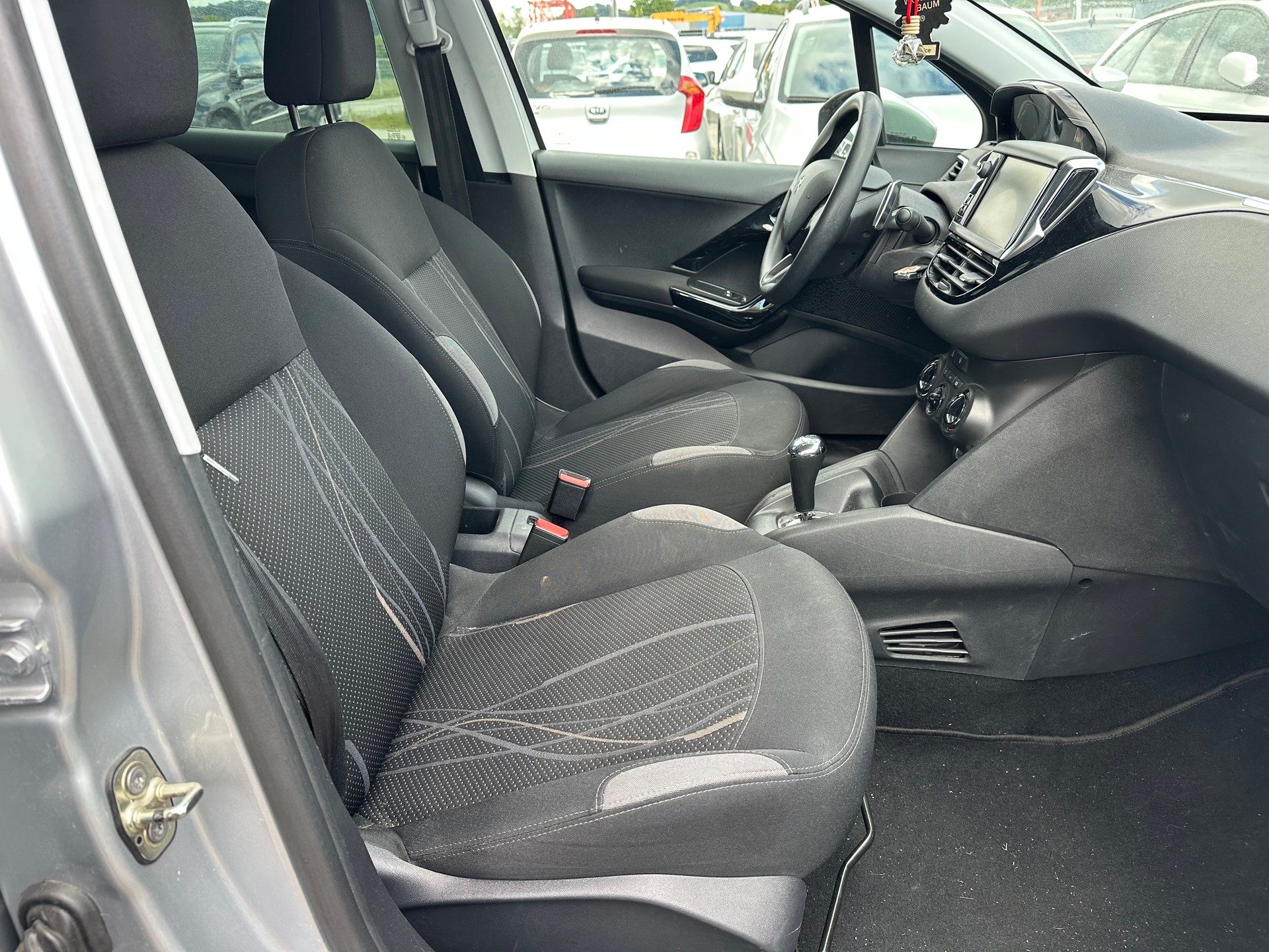 PEUGEOT 208 1.2 e-VTI Active EGS5-image-11