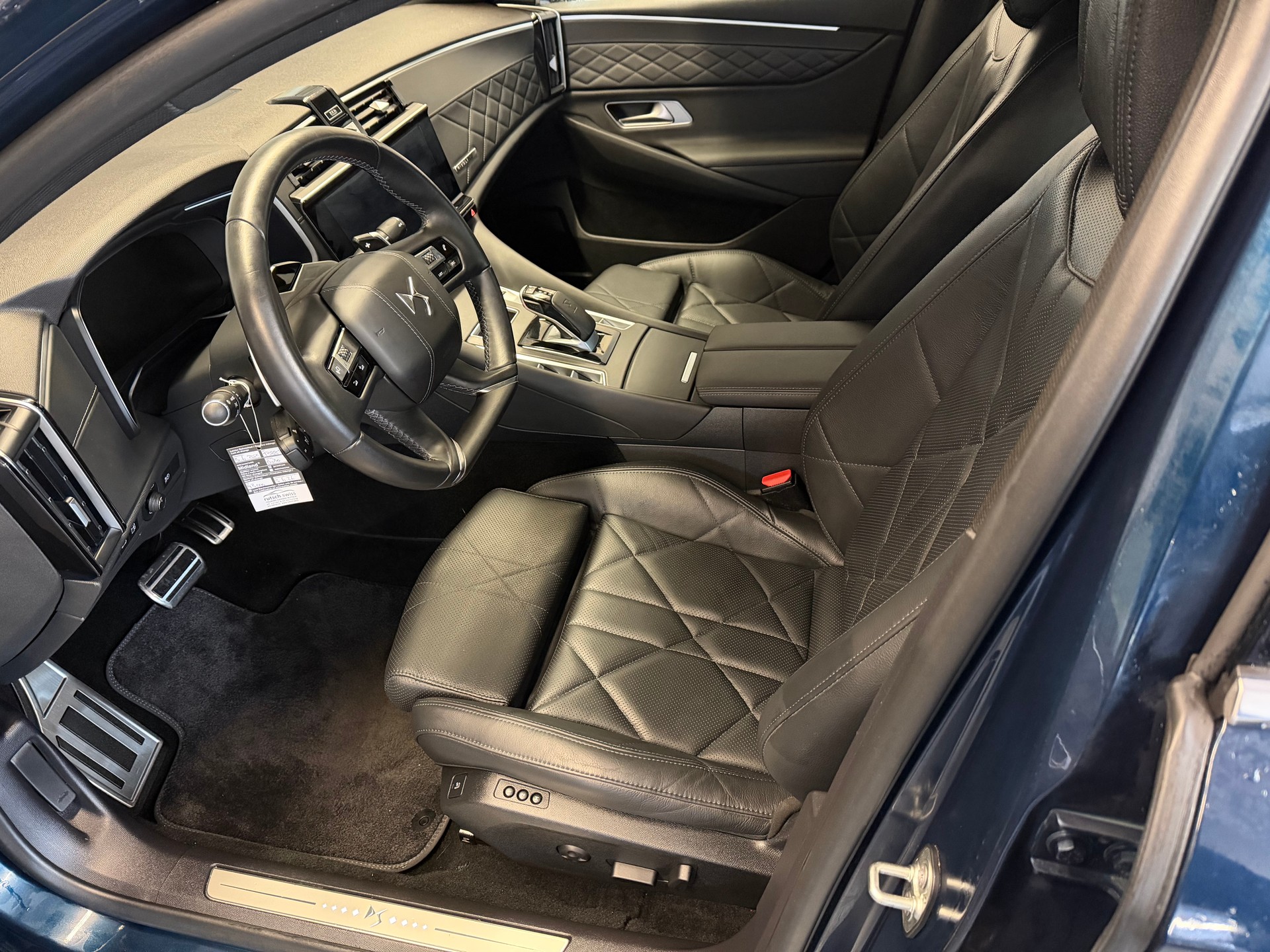DS AUTOMOBILES DS 9 1.6 E-TENSE 225 Performance Line + e-EAT8-image-9