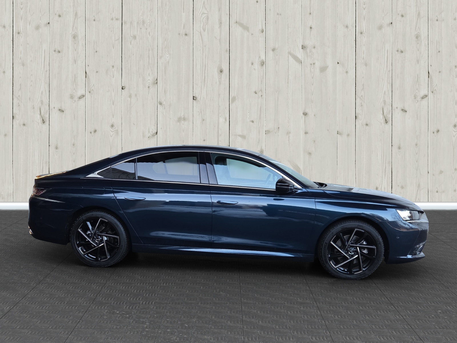 DS AUTOMOBILES DS 9 1.6 E-TENSE 225 Performance Line + e-EAT8-image-7