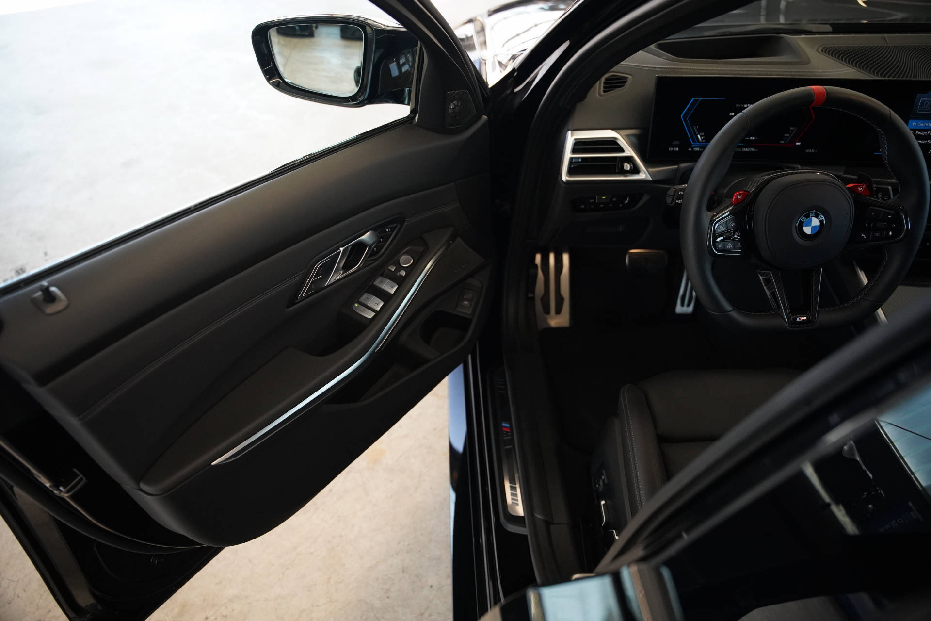 BMW M3 Touring xDrive Competition M LCI-image-7