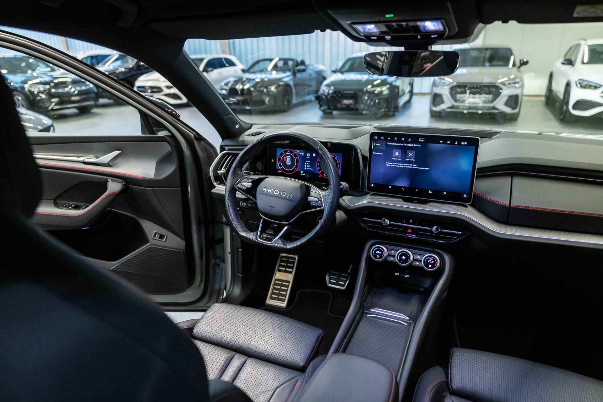 SKODA Kodiaq 2.0 TSI RS / 7Plätzer / Panorama / Canton-image-18