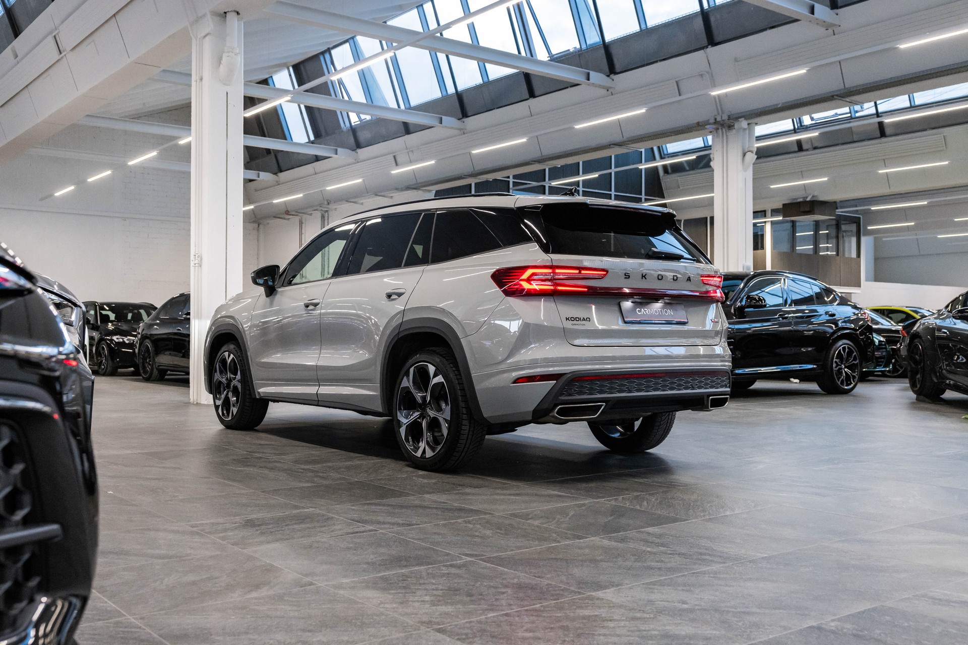 SKODA Kodiaq 2.0 TSI RS / 7Plätzer / Panorama / Canton-image-7