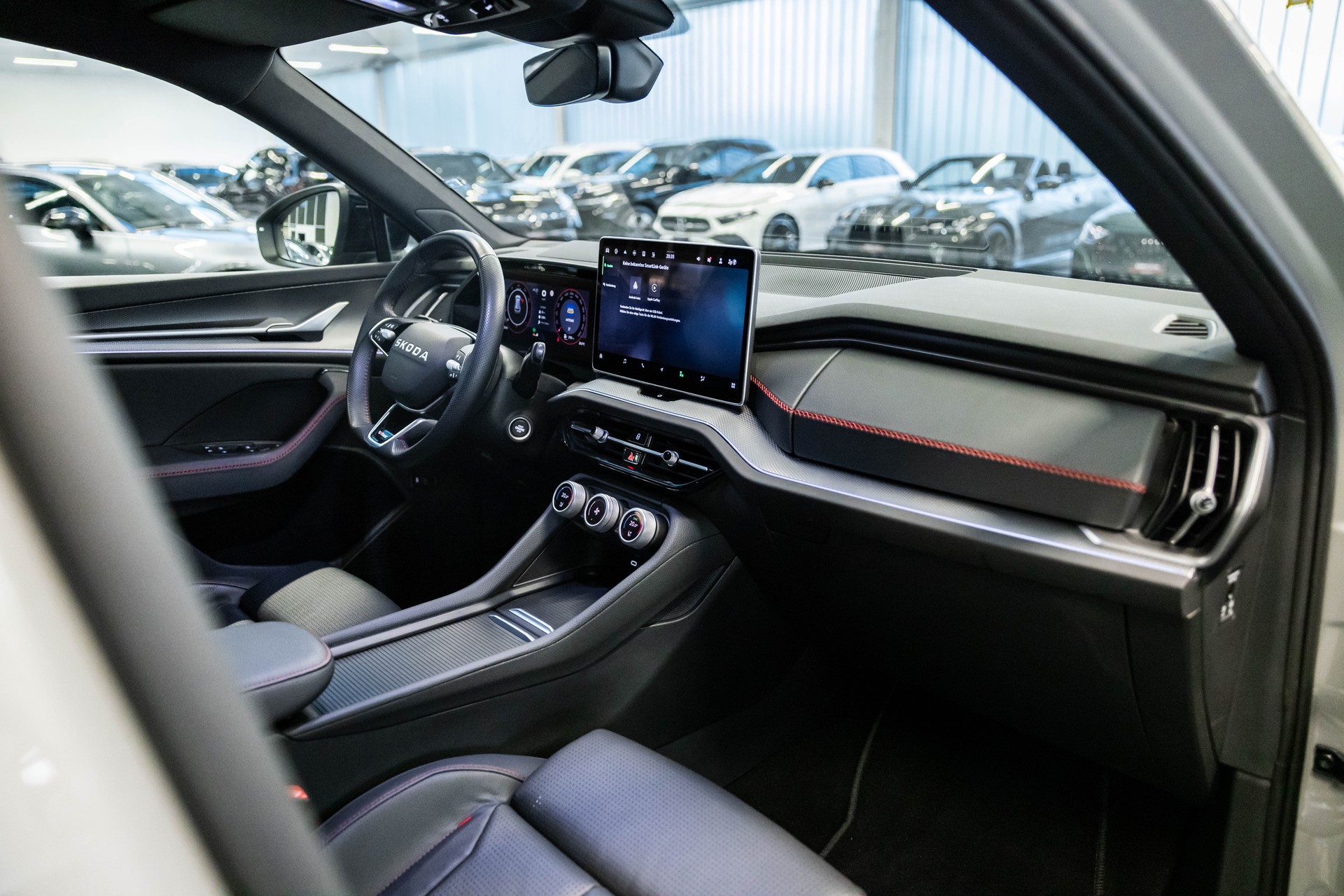 SKODA Kodiaq 2.0 TSI RS / 7Plätzer / Panorama / Canton-image-15