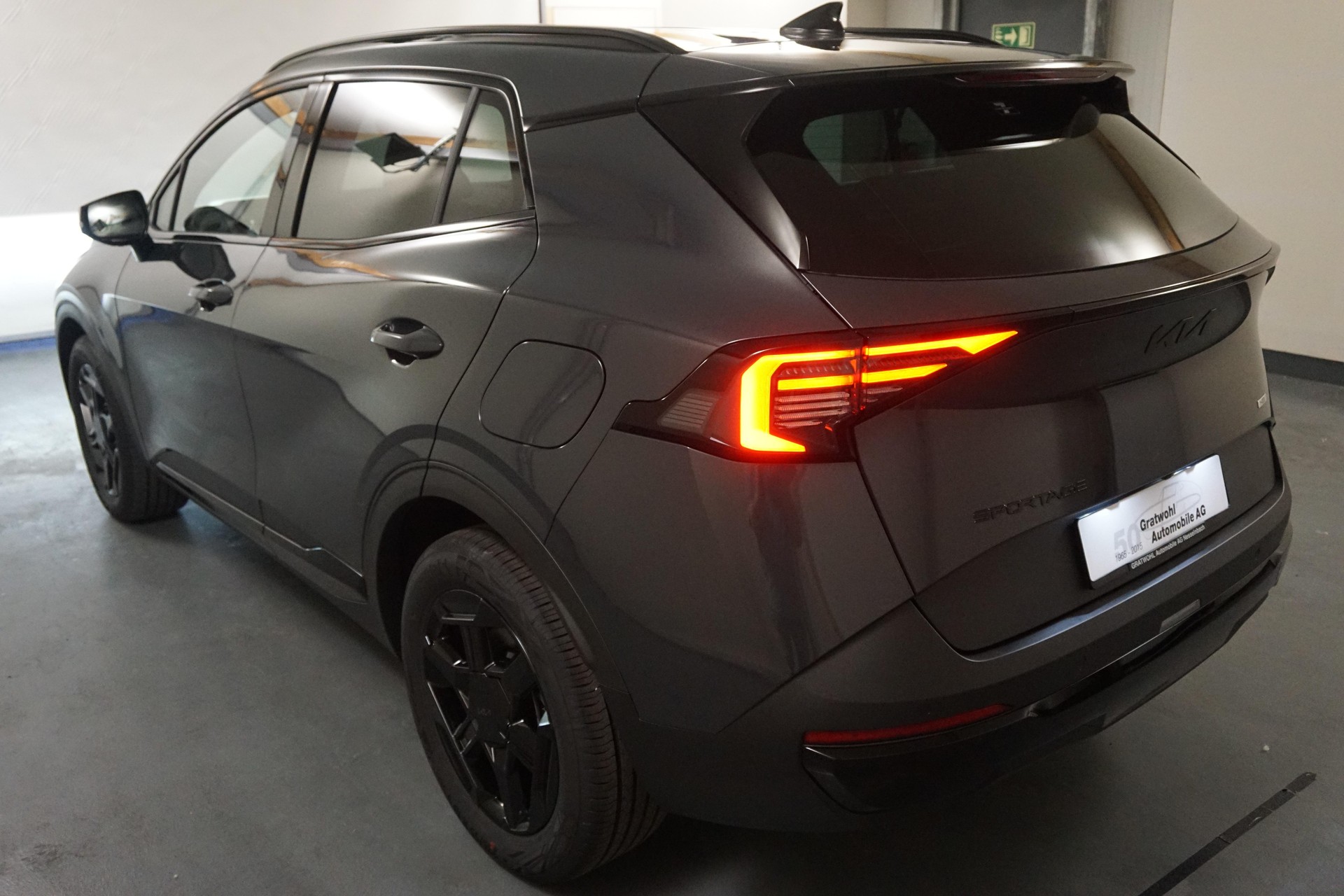 KIA Sportage 1.6 T-GDi Hybrid Black Edition-showroom-element-3