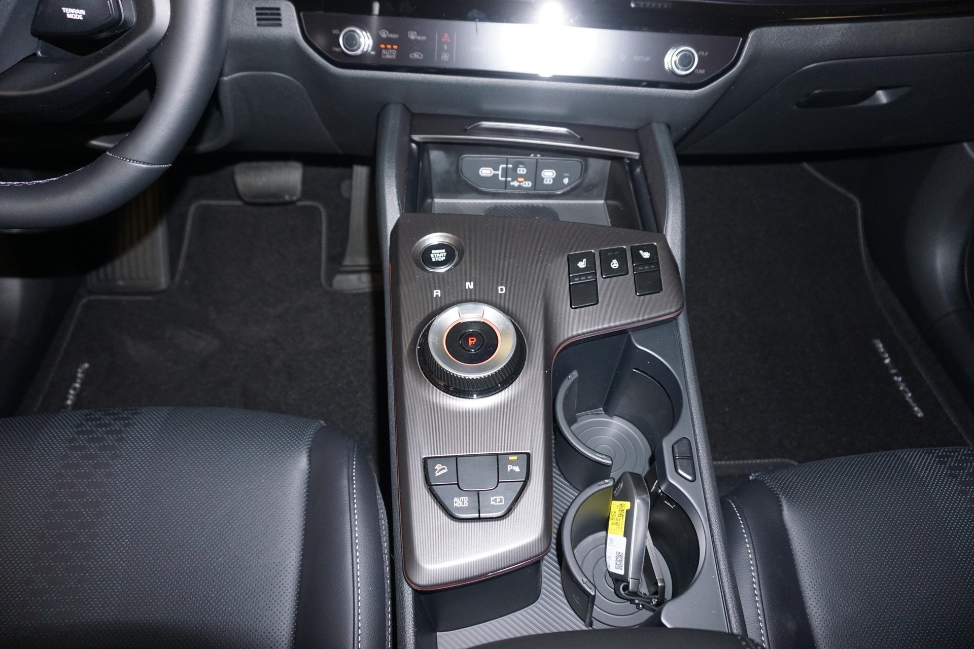KIA Sportage 1.6 T-GDi Hybrid Black Edition-image-7