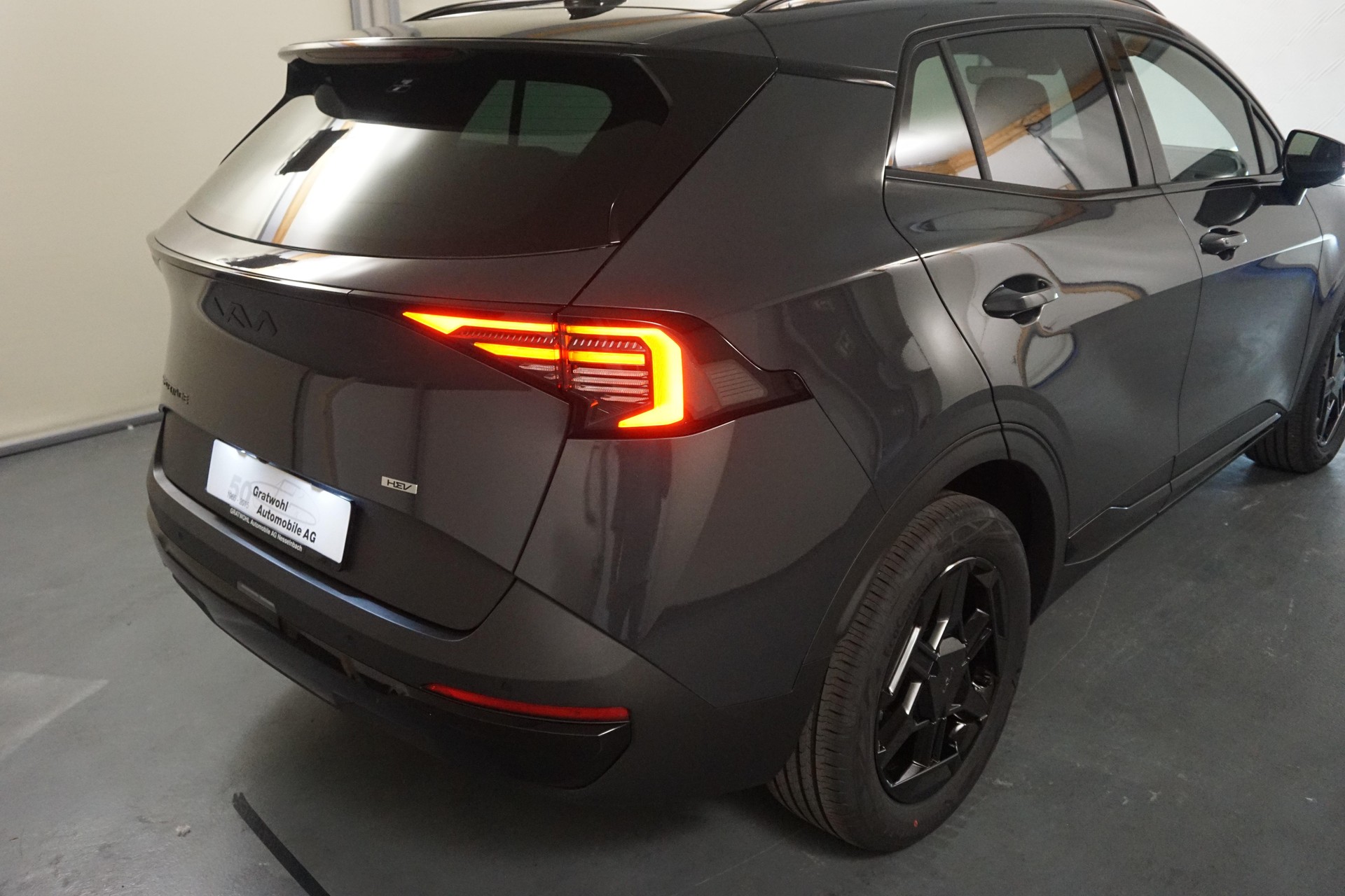KIA Sportage 1.6 T-GDi Hybrid Black Edition-image-11