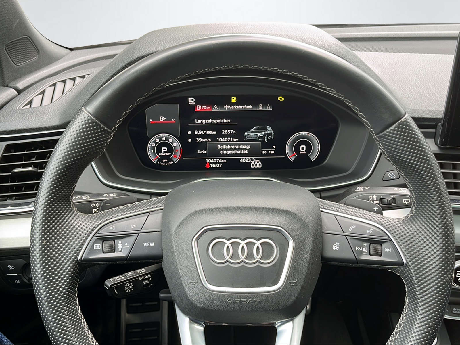 AUDI Q5 2.0 45 TFSI S Line quattro S-Tronic-image-11
