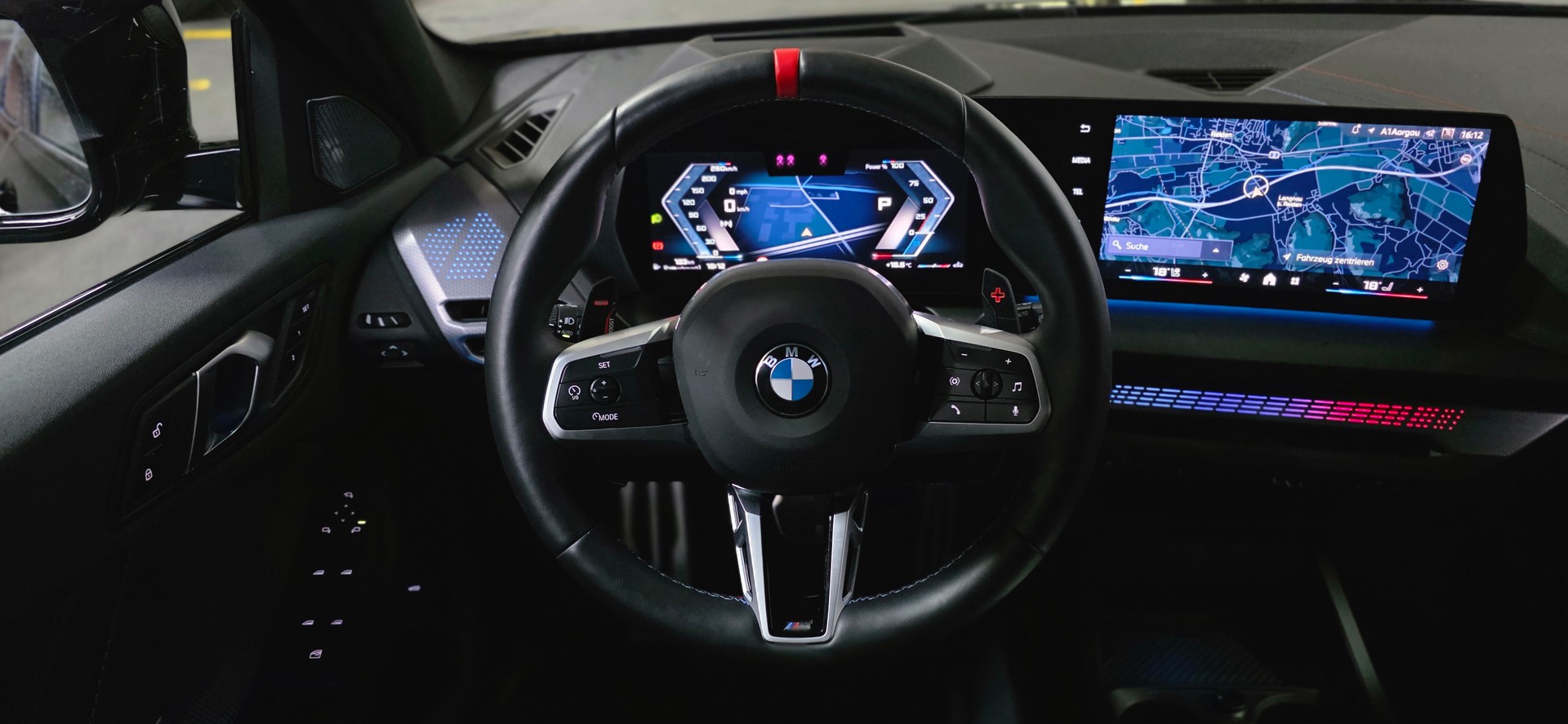 BMW M135 xDrive *HUD*ACC/LaneAssist*Ambiente*360°Kamera*Sitz-Lenkradheizung*Elektrische Sitze*-image-11