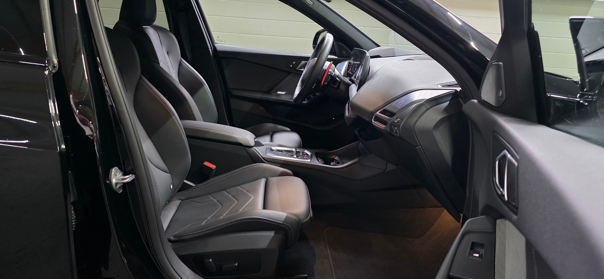 BMW M135 xDrive *HUD*ACC/LaneAssist*Ambiente*360°Kamera*Sitz-Lenkradheizung*Elektrische Sitze*-image-27