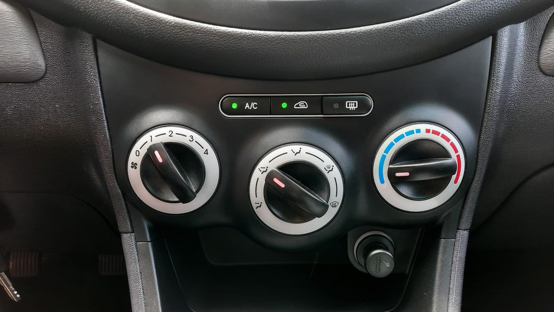 HYUNDAI i10 1.2 Style-image-10