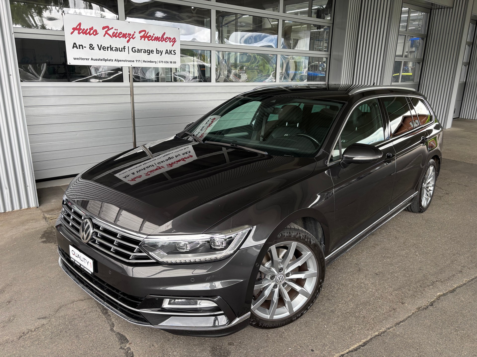 VW Passat Variant 2.0 TSI BMT Highline R-Line 4Motion DSG-showroom-element-1