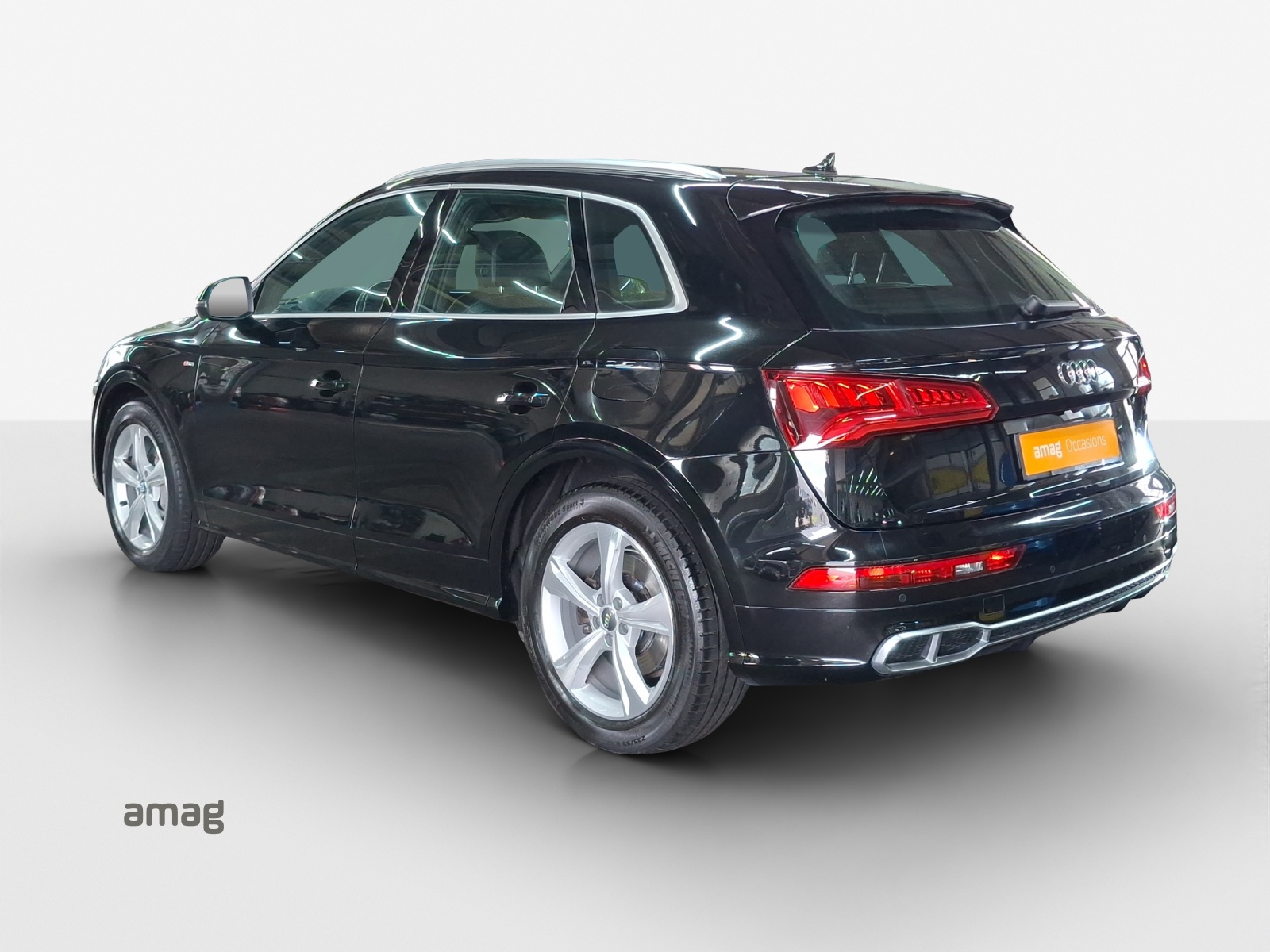 AUDI Q5 55 TFSI e sport quattro-showroom-element-3
