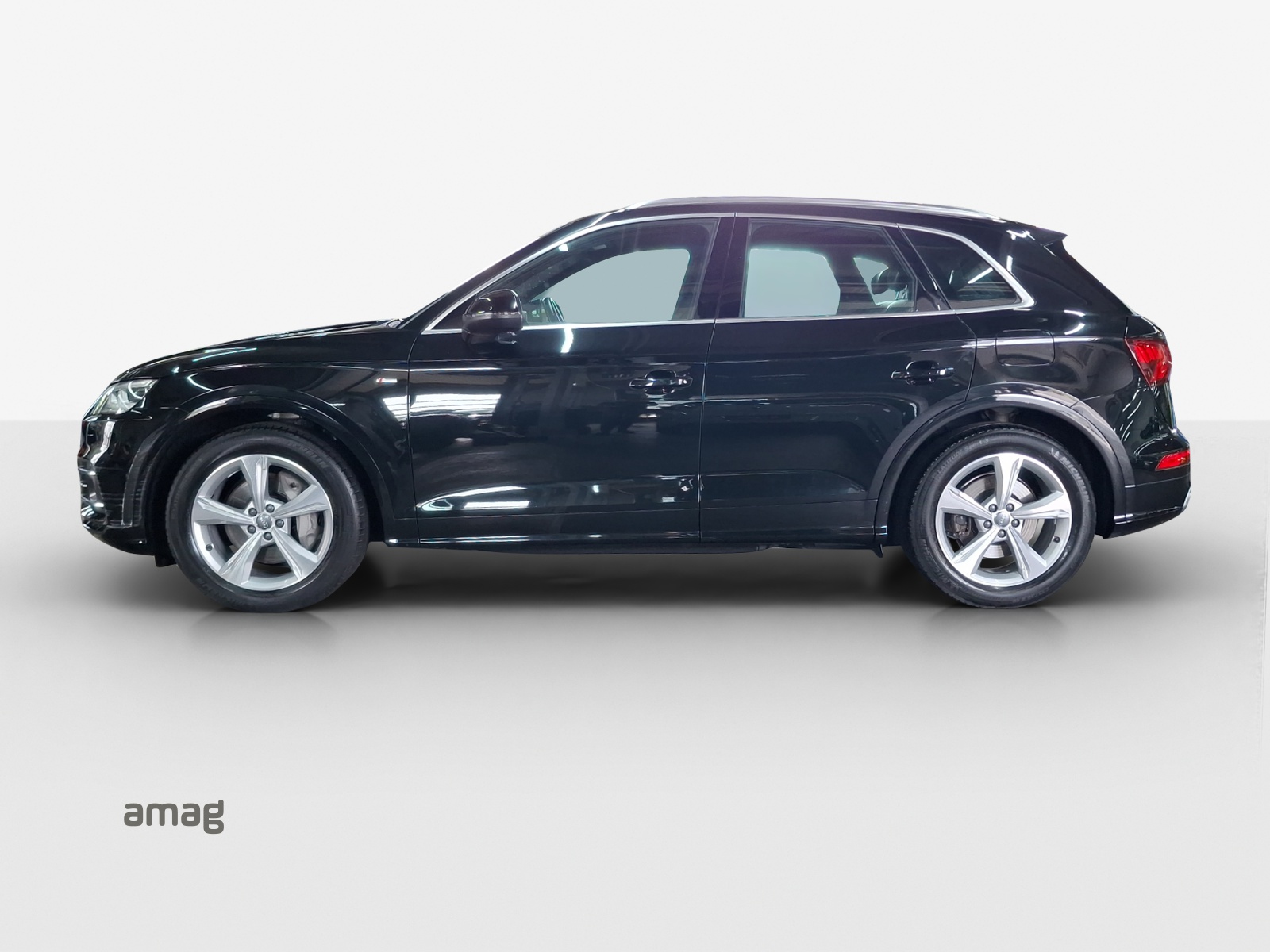 AUDI Q5 55 TFSI e sport quattro-showroom-element-1
