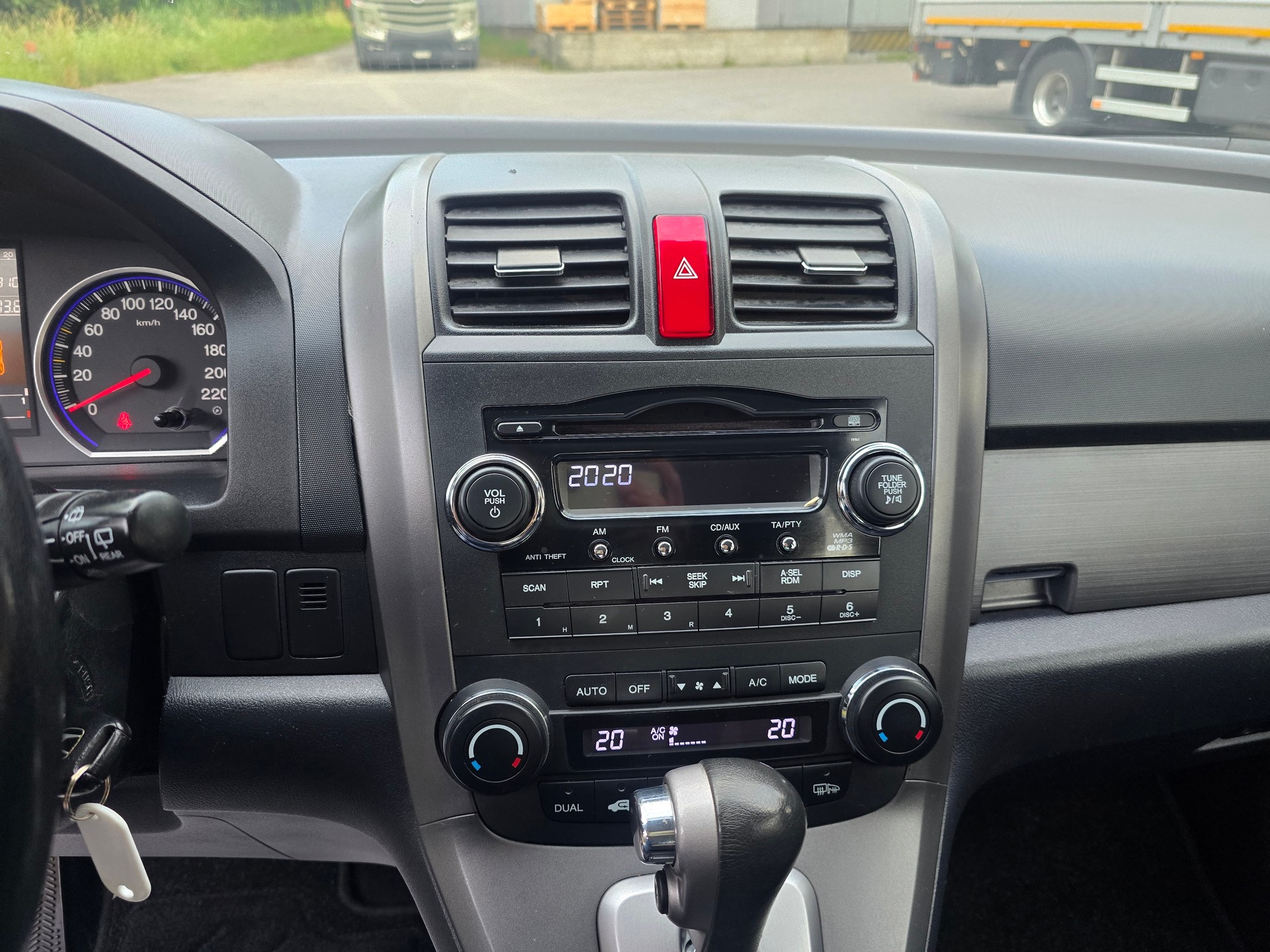 HONDA CR-V 2.0 4WD Elegance-image-22