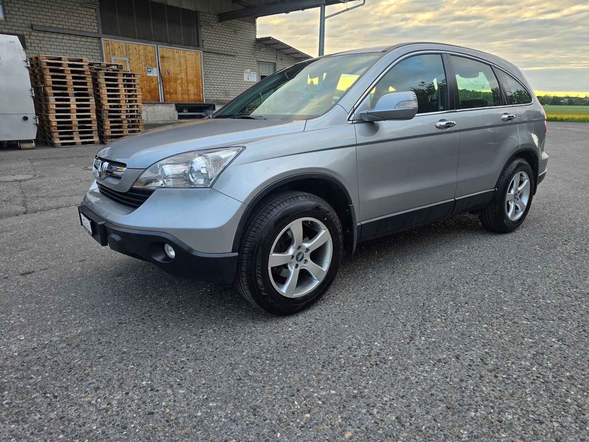 HONDA CR-V 2.0 4WD Elegance-showroom-element-2