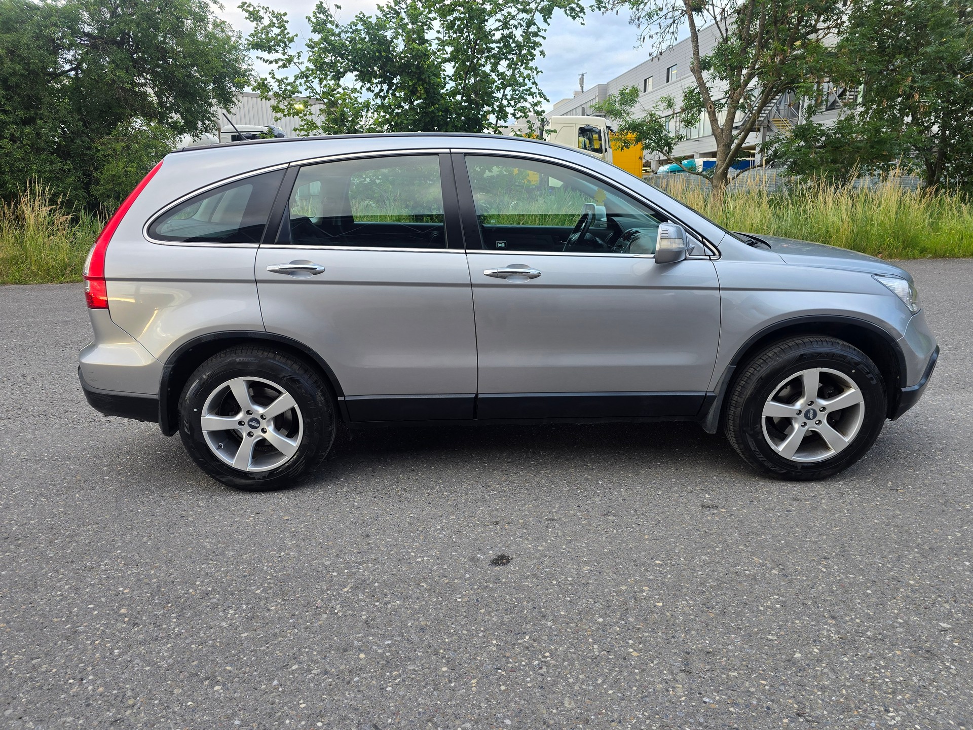 HONDA CR-V 2.0 4WD Elegance-image-8