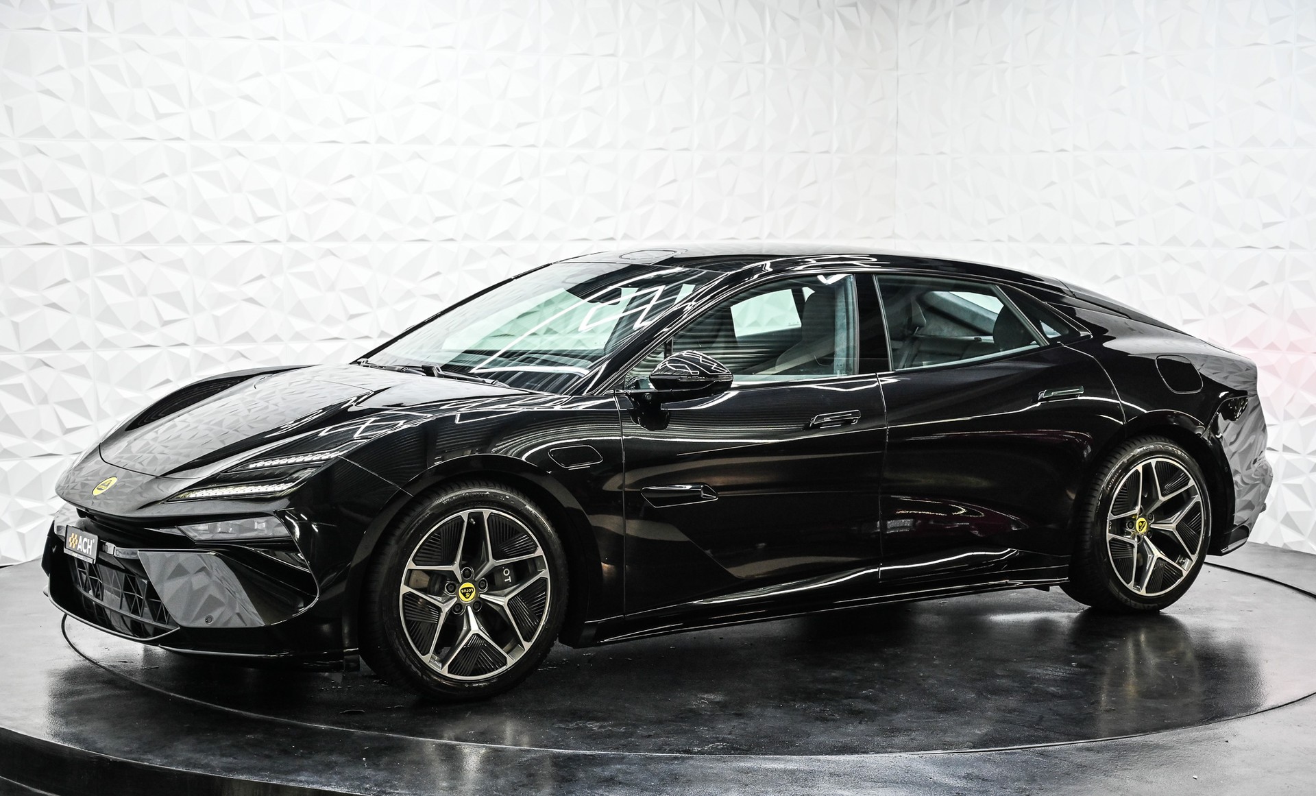 LOTUS Emeya Base-showroom-element-3